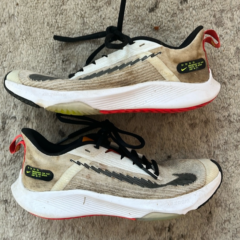 Nike Air zoom size 3 1/2 girls